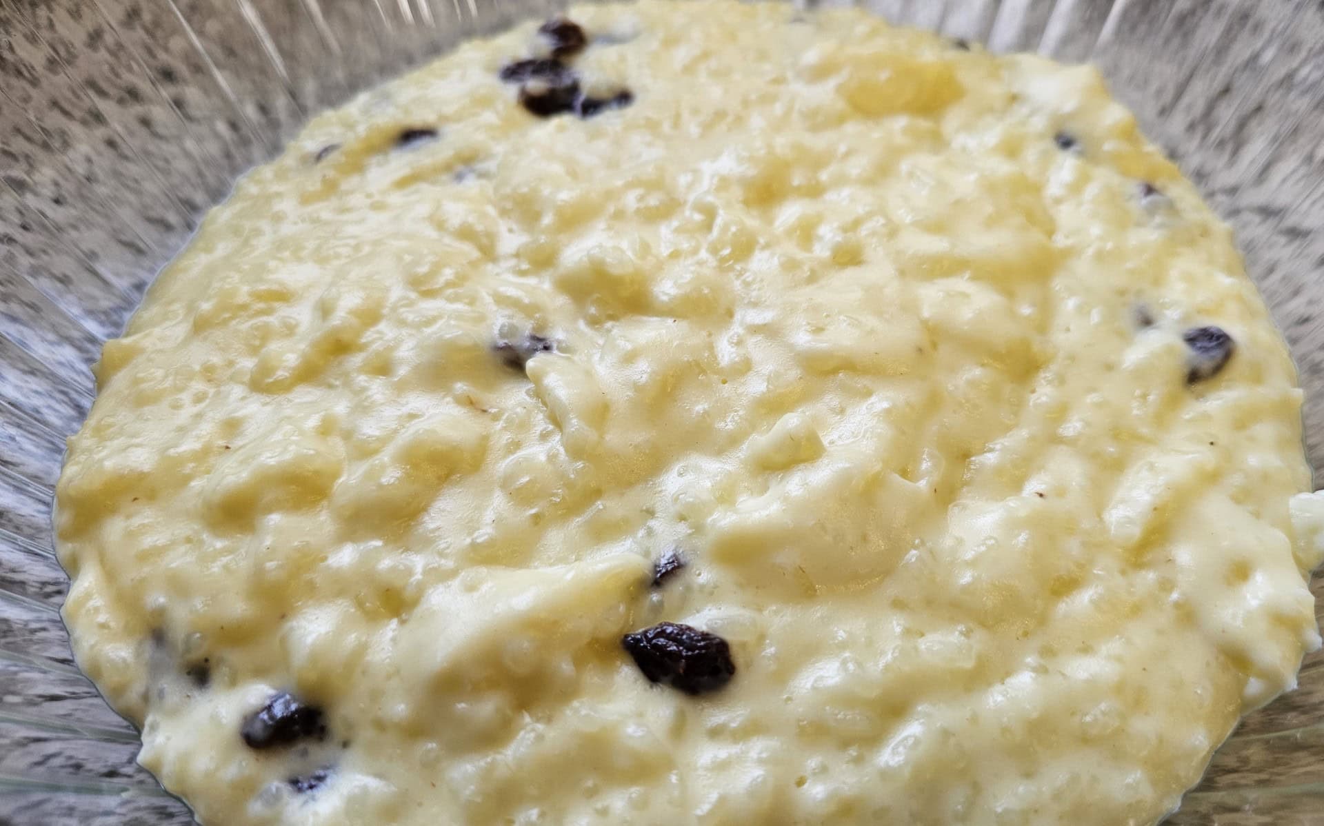 creamy rice pudding in a glass bowl